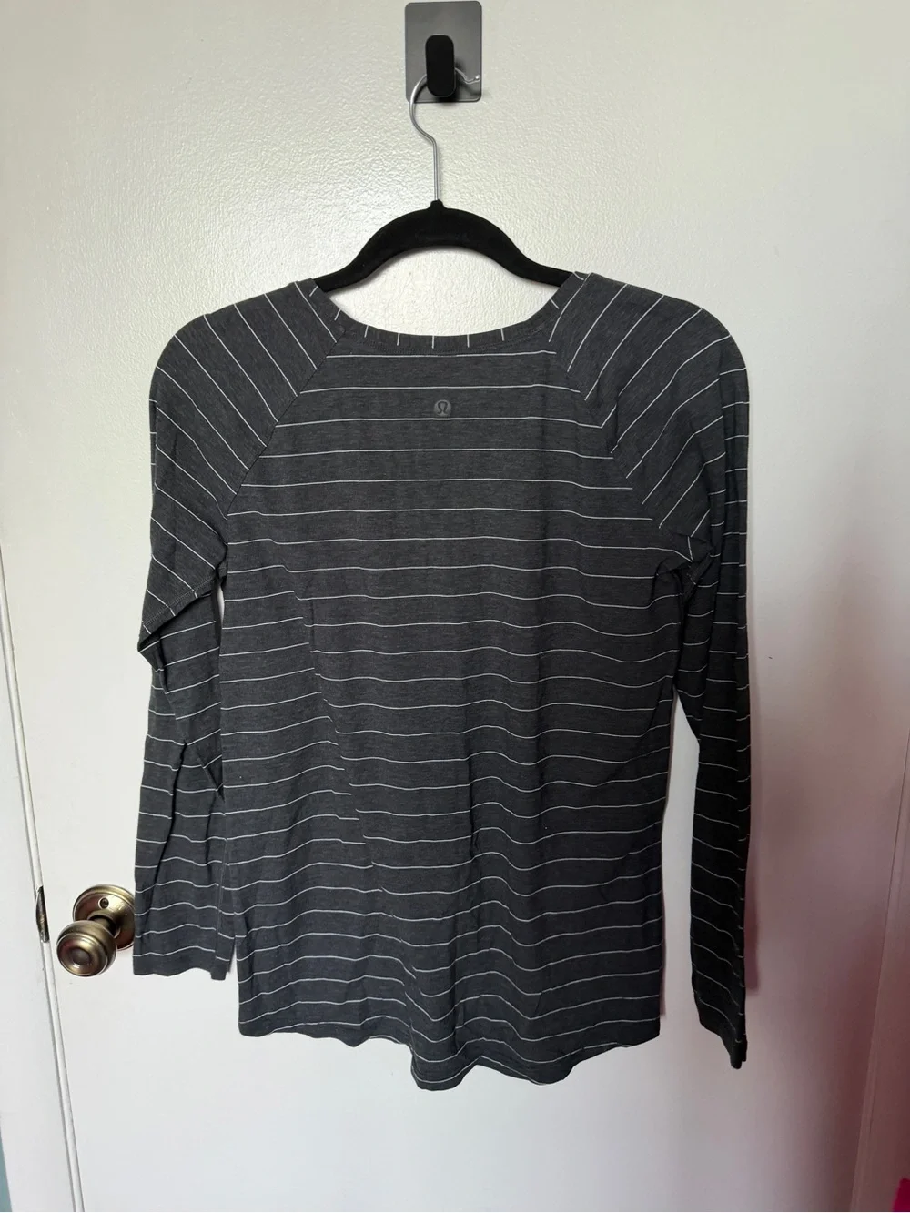 Lululemon Emerald Long Sleeve Short Serve Stripe Heathered Black White